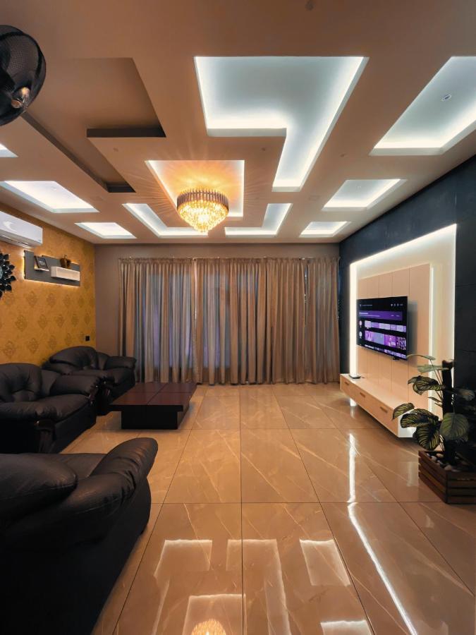 Bbc Luxury Apartments Perintalmanna Buitenkant foto
