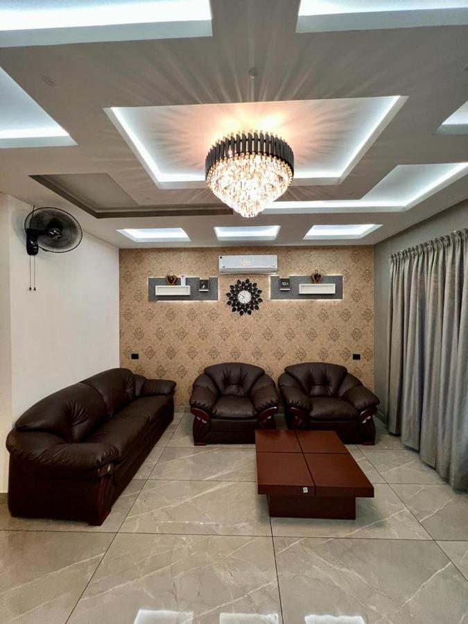 Bbc Luxury Apartments Perintalmanna Buitenkant foto